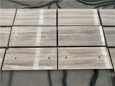 Bílý dřevěný mramor